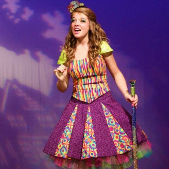 Meet your Posher, Elizabeth - Picture 8 of 10